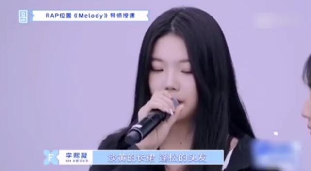 
为什么女明星头发都浓密看不见发缝？刘亦菲是天生 鞠婧祎是心机|英皇体育官网入口(图1)