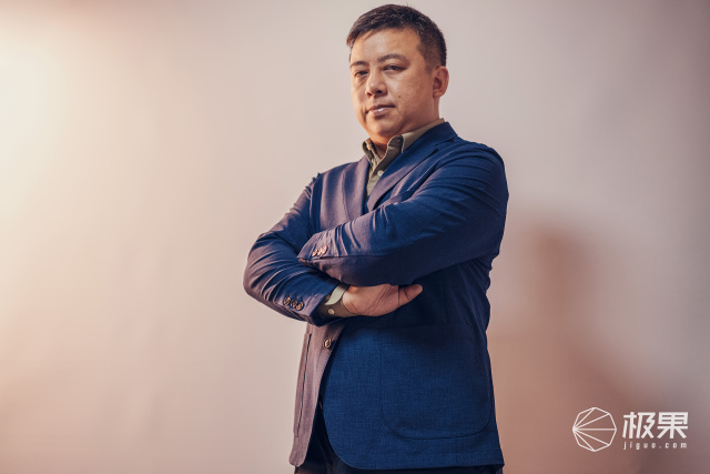 西装|AI智能定制，弹力十足巨能装，专治各种“身材不服”