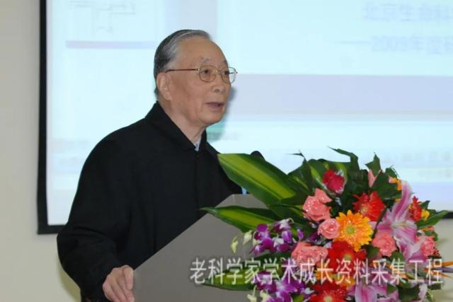 杨福愉院士:不希望学生轻松毕业,做论文要与困难打交道