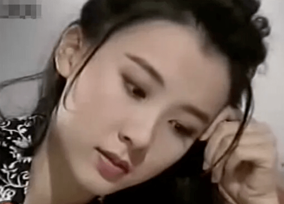 阿娇|阿娇前夫赖弘国不仅仍住在两人婚房中,还闹起了艳照门余震...