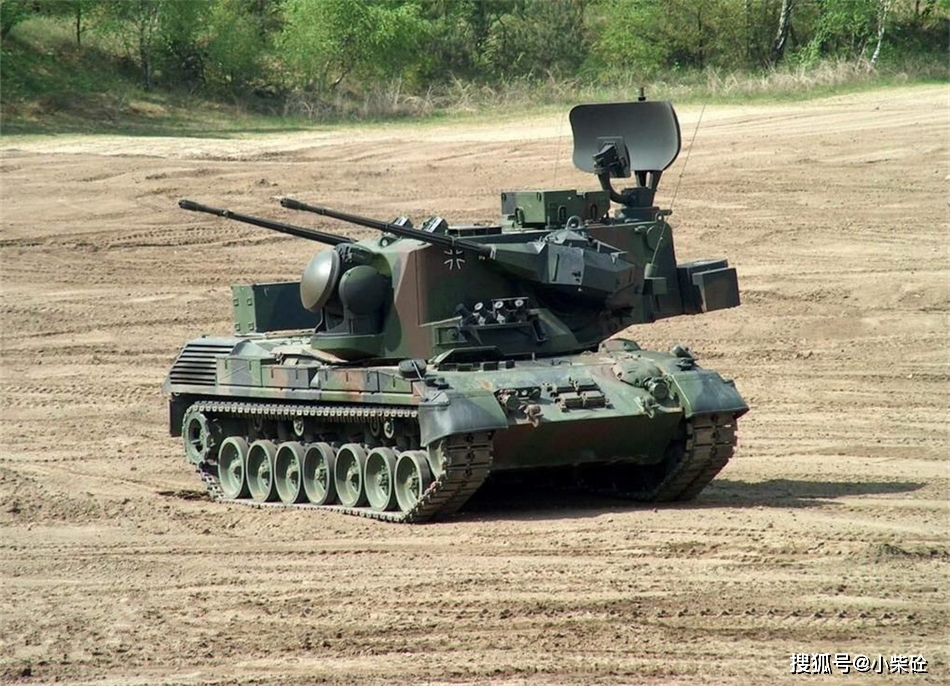 "猎豹"35毫米双管自行高射炮是当今世界上战术技术性能量优越,结构最