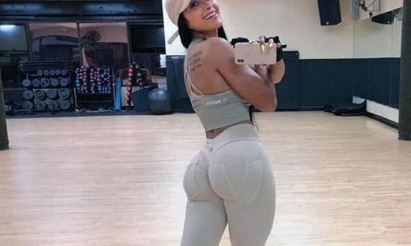 健身的女人很有魅力 698352f920c84662a745eaebd3337958.jpeg