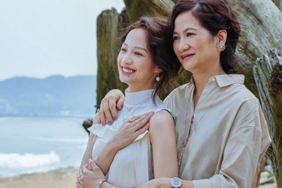 珍珠|爱珠宝的女人不会丑，献给时尚妈妈的母亲节优雅饰品