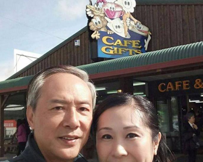 tvb绿叶陈荣峻,经历丧妻63岁再遇爱情,如今2婚妻子又患罕见病!