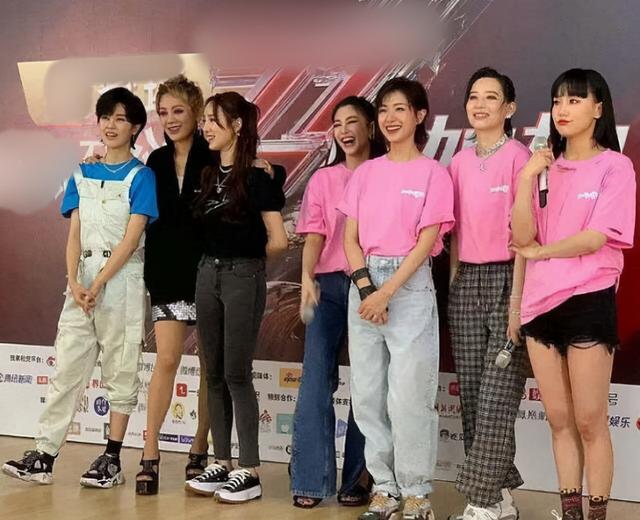“浪姐”交际圈再显深意，孟佳拍视频全程围绕