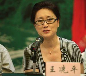 2011年导演郎昆患癌,曾辜负多任妻子的他,如今现世报来了