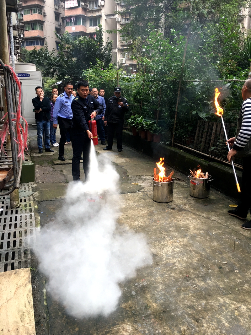 消防|九龙坡区文化娱乐行业举行消防安全及演练现场会