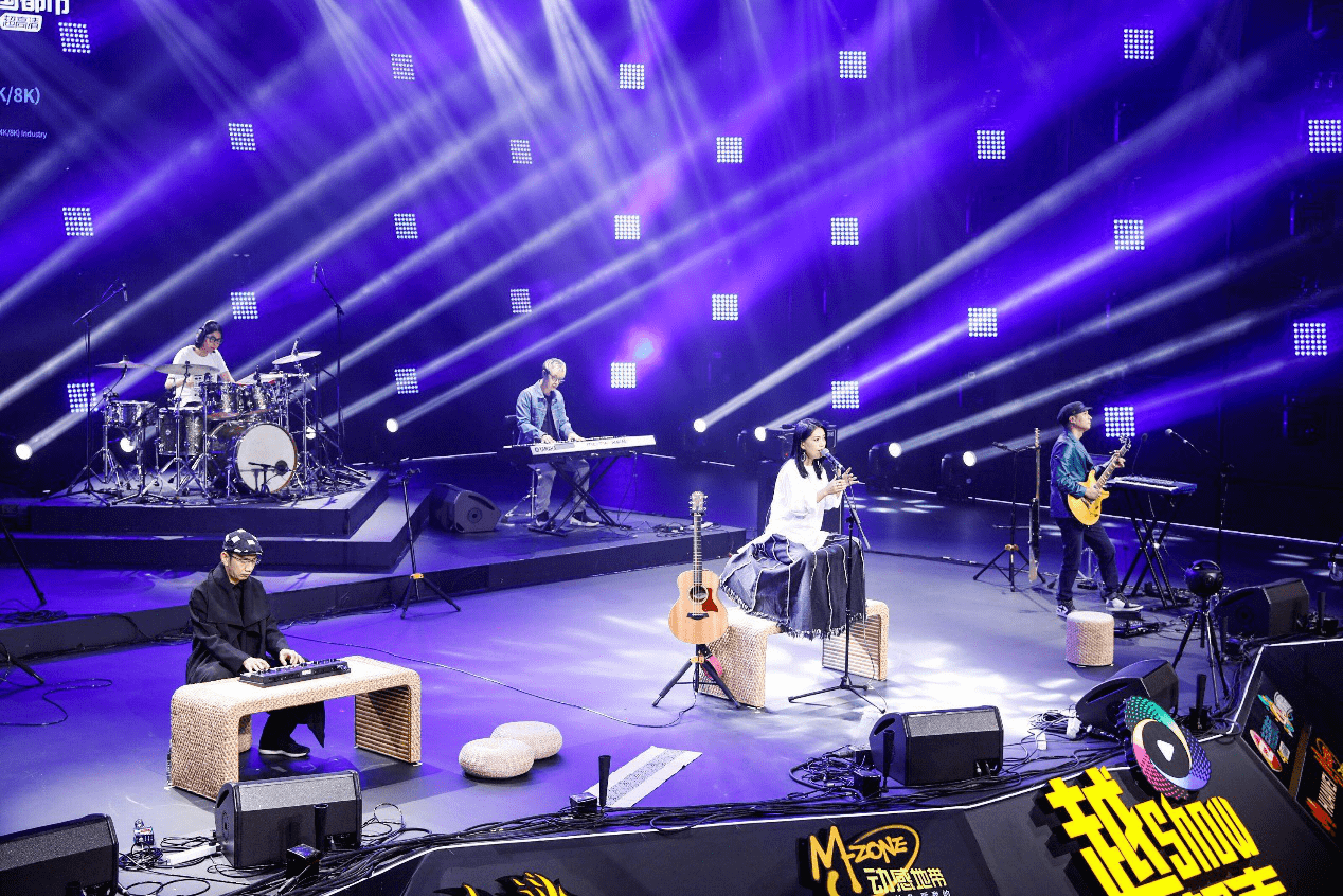 首次登陸8K戶外大屏，越秀區(qū)政府、4K花園等聯(lián)合舉辦5G+4K/8K+VR云直播演唱會(huì)-DVBCN