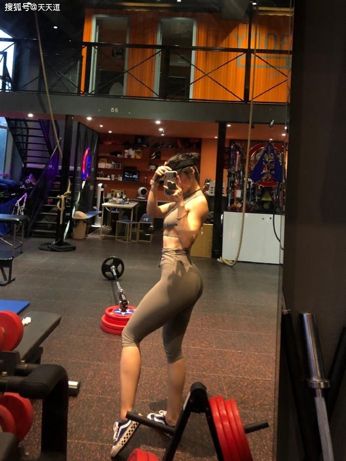 原创
搞笑GIF段子:妹子你是来搞笑的,这模型飞机扔的
妹子你是来搞笑的,这模型飞机扔的,腿疼吗工地上惊现龙卷风理发的时候,千万不能打喷嚏,不然就是这样了。你身边有没有这样的朋友是谁刚才踢我,出来,给我出来!