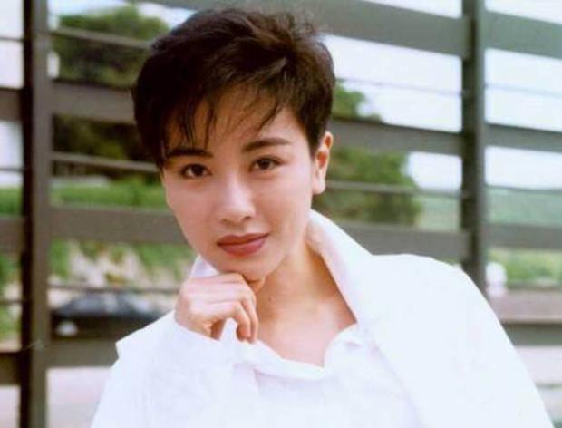 最美的短发女神袁洁莹,16岁被挖掘出道,错过郭富城成一生遗憾