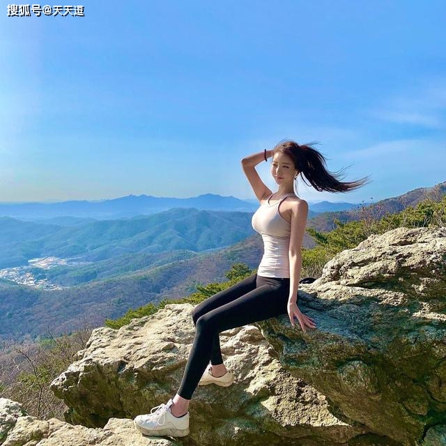 原创
搞笑GIF段子:这T恤没毛病,挣钱的,管钱的,花钱的