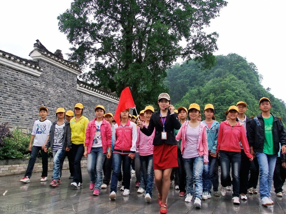 职场百科：导游免费逛景区？导游证怎么考取呢？有什么报考条件？