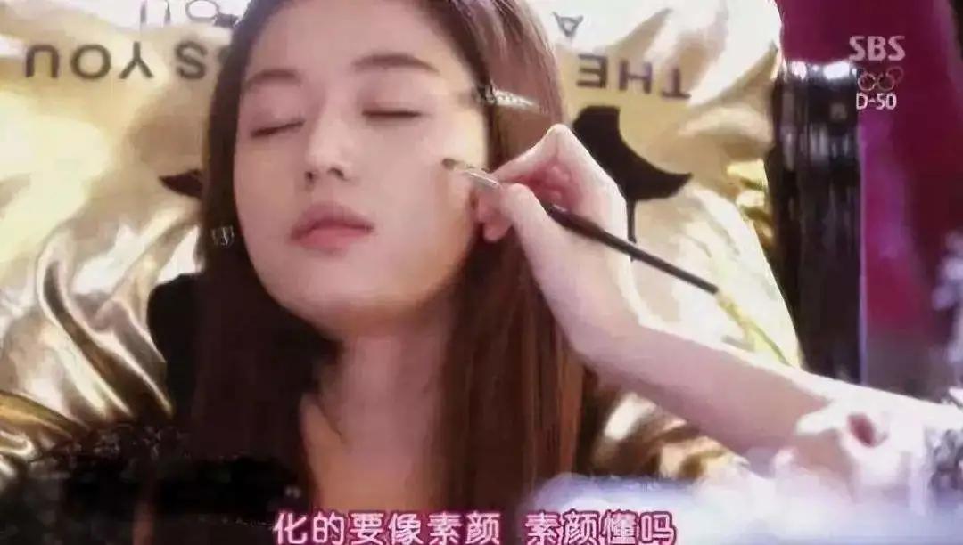 陈红和|女明星比美暗自发力？！唐艺昕产后复出美炸天，可惜对上了婊里婊气的乔欣...