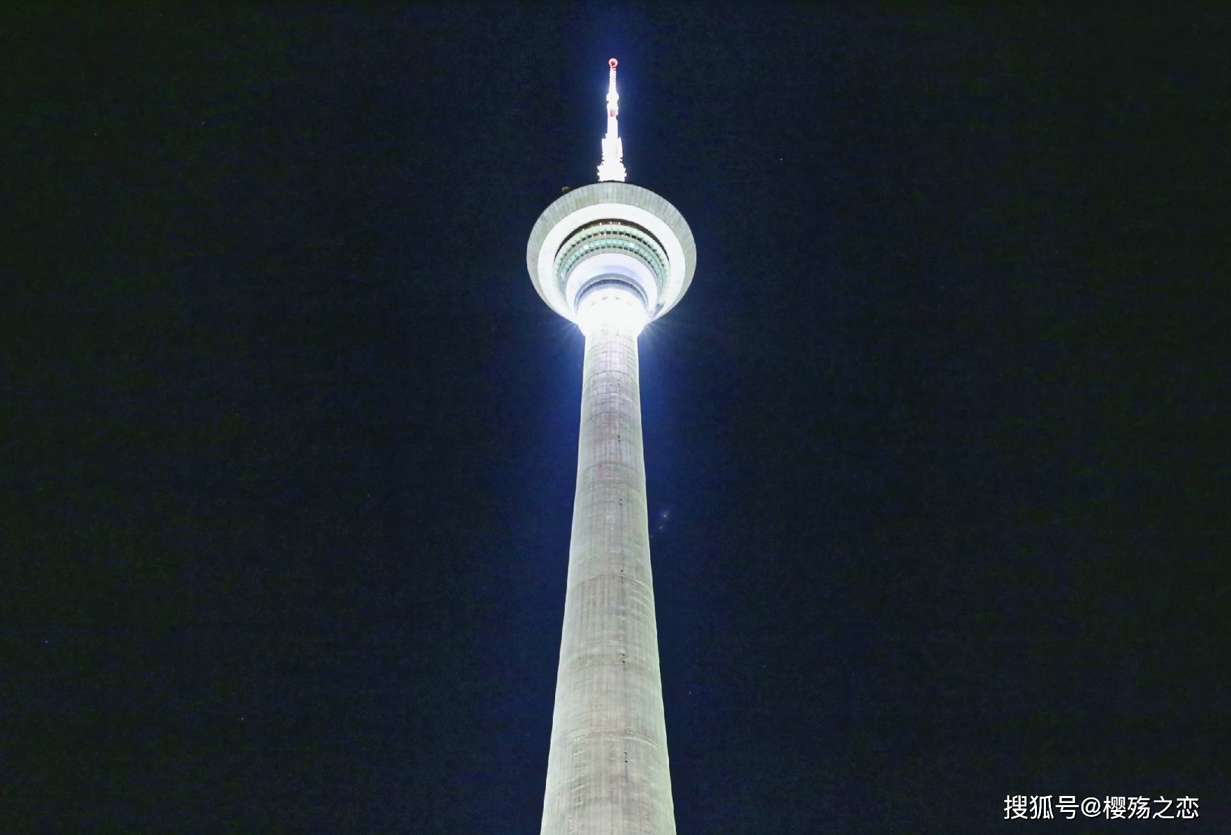 世界上唯一一座“水中之塔”，总高度415.2米，位列世界第六_观光