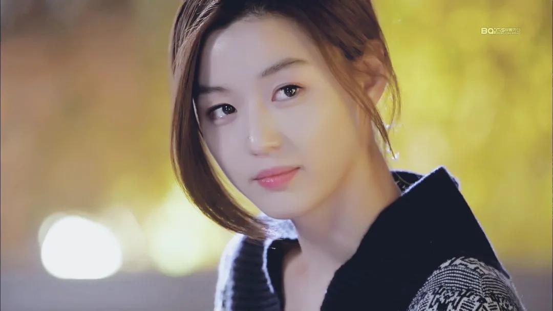 陈红和|女明星比美暗自发力？！唐艺昕产后复出美炸天，可惜对上了婊里婊气的乔欣...