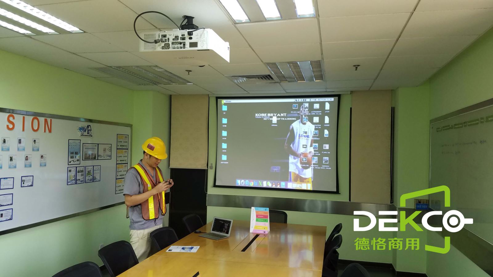 DK-mini|会议室多台笔记本电脑画面任意切换无线投影到显示屏上