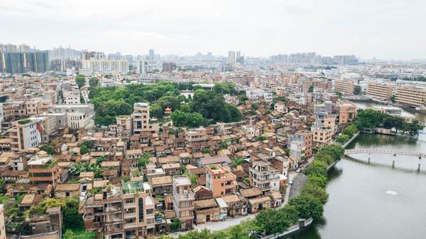 这个古村面子可大了，牌匾由皇帝御赐，就在东莞城区之中