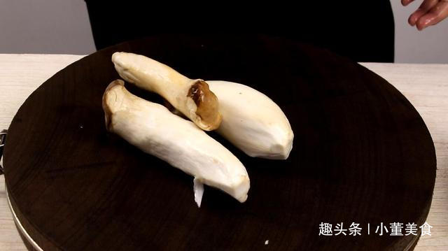 怎么挑选大骨头新鲜不新鲜 2c823fb3f6594fec9e1663d0dfdf2c9b.jpeg