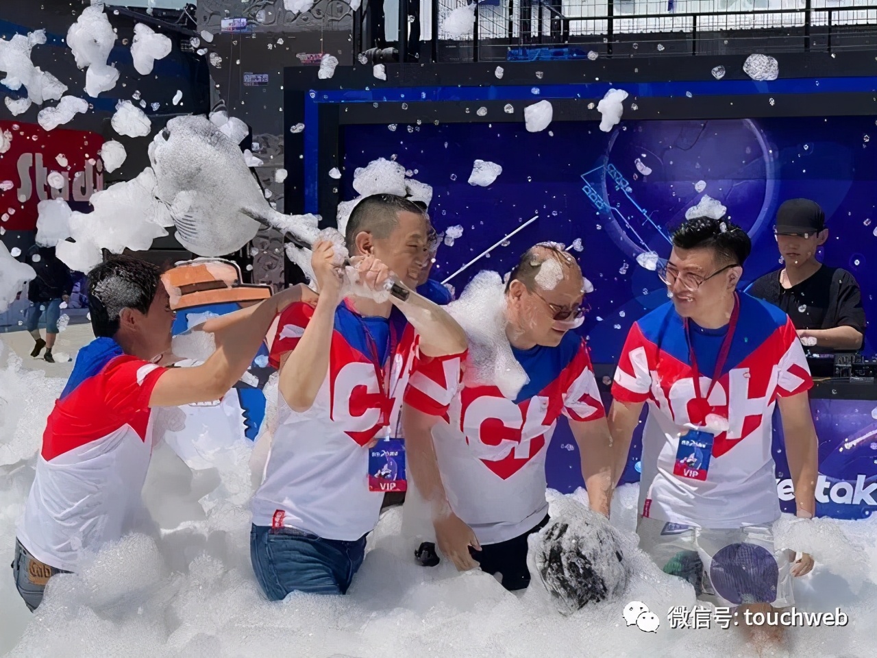 股市|易车作价11亿美元完成退市：历经股市10年 投入腾讯怀抱