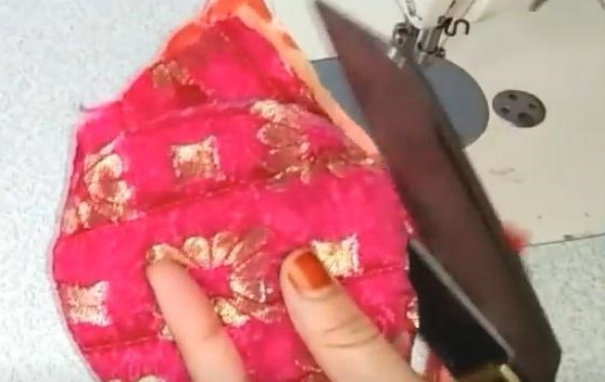 边长13的红黄绿立方体猜成语_立方体素描