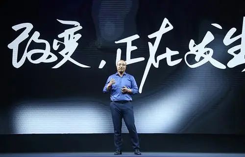 优酷原总裁受贿855万，每月2万包养情人，因不够