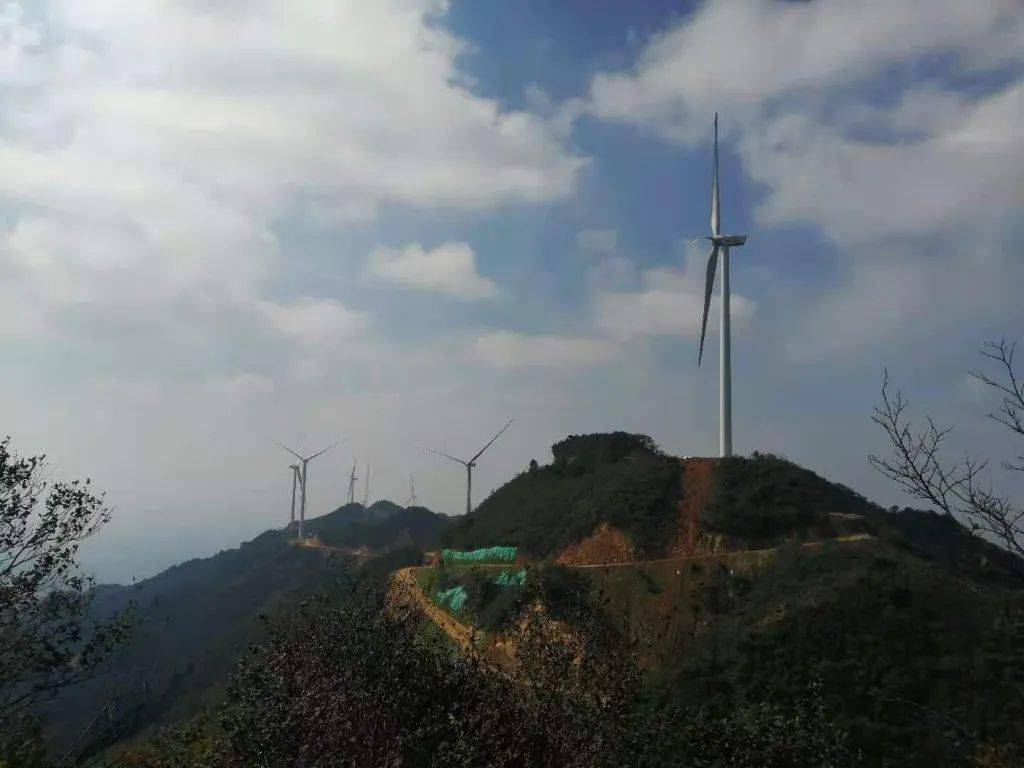 湖南攸县太和仙风电场首批风机并网发电