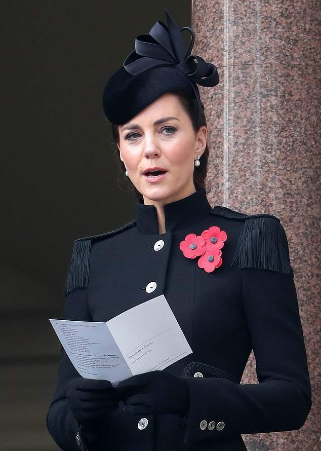 戴超|英国“国殇日”卡米拉一身黑色太精致！戴超大帽子真仙，超模气场