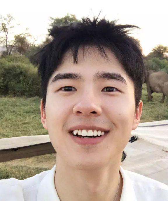 狗啃刘海图片 5f25ed22a8044df6b6b9e7d976e81300.jpeg