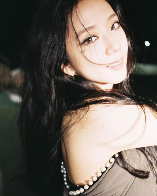 黑化|出道四年却在逐渐“黑化”的Jennie 她变了