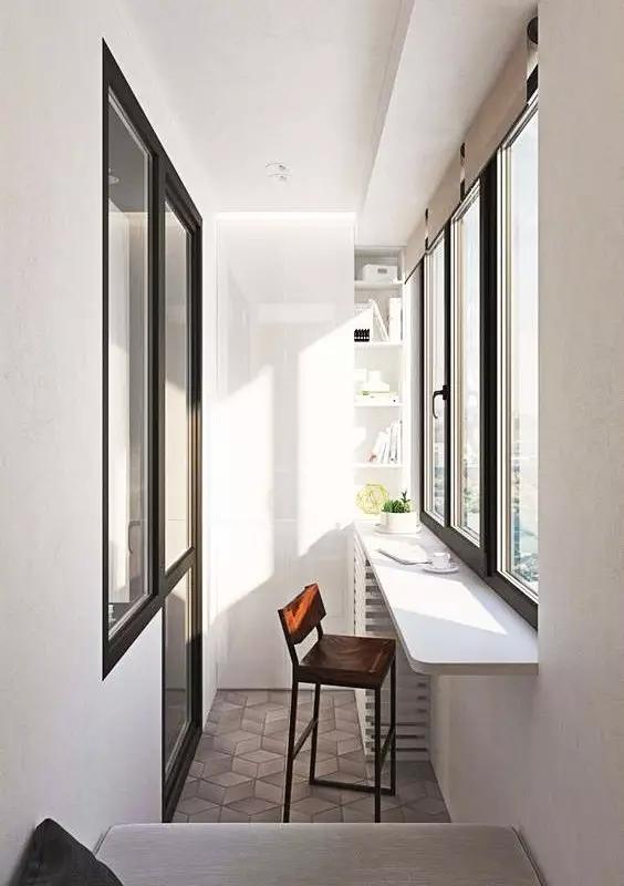 另一部分占用室内空间, 它集凸,凹两类阳台的优点于一身