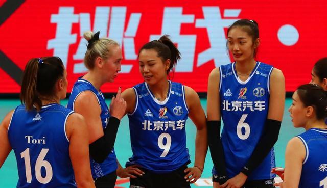 原八一队员相关退役手续并没有办理完毕的情况下,八一女排队员们或
