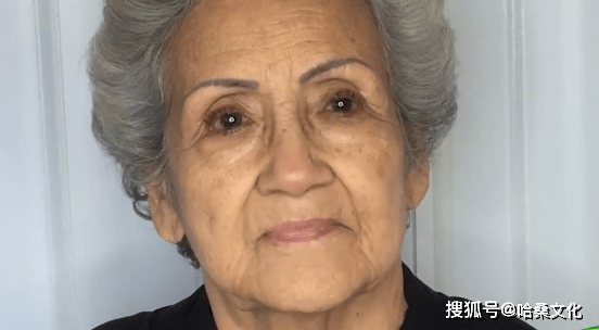 世上最年轻漂亮的奶奶 01c040867384473db47f454654462cbb.png
