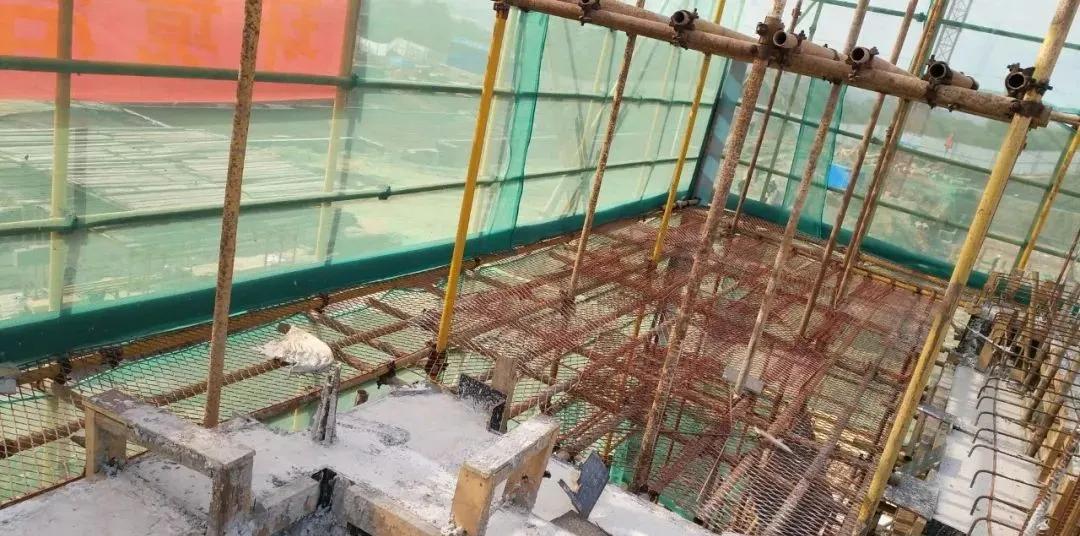 安全人“看着”都舒服的图片