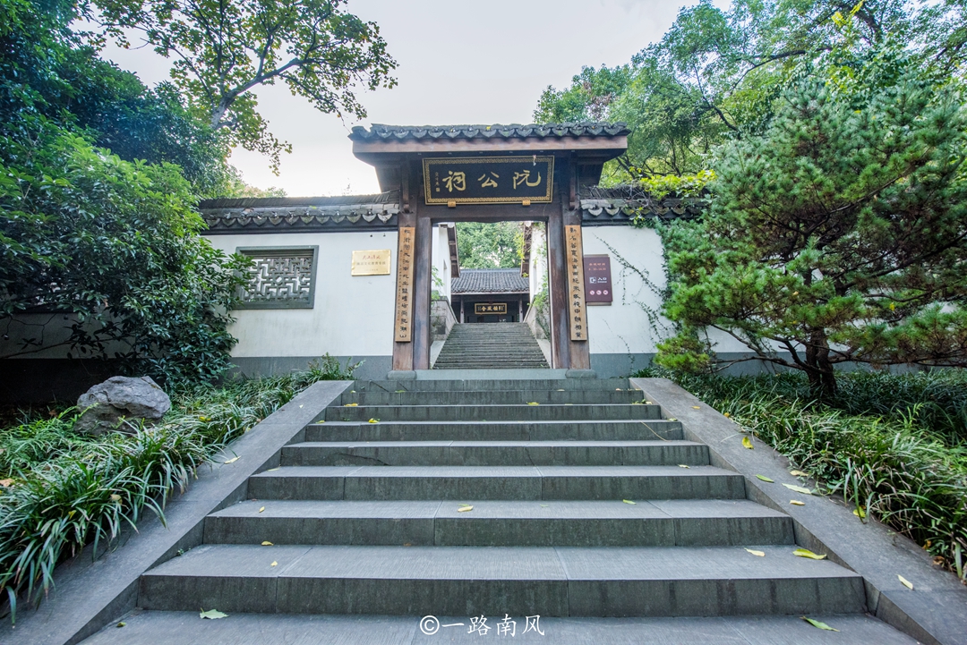 杭州吴山上阮公祠，很多本地人都没有去过，长期游客稀少