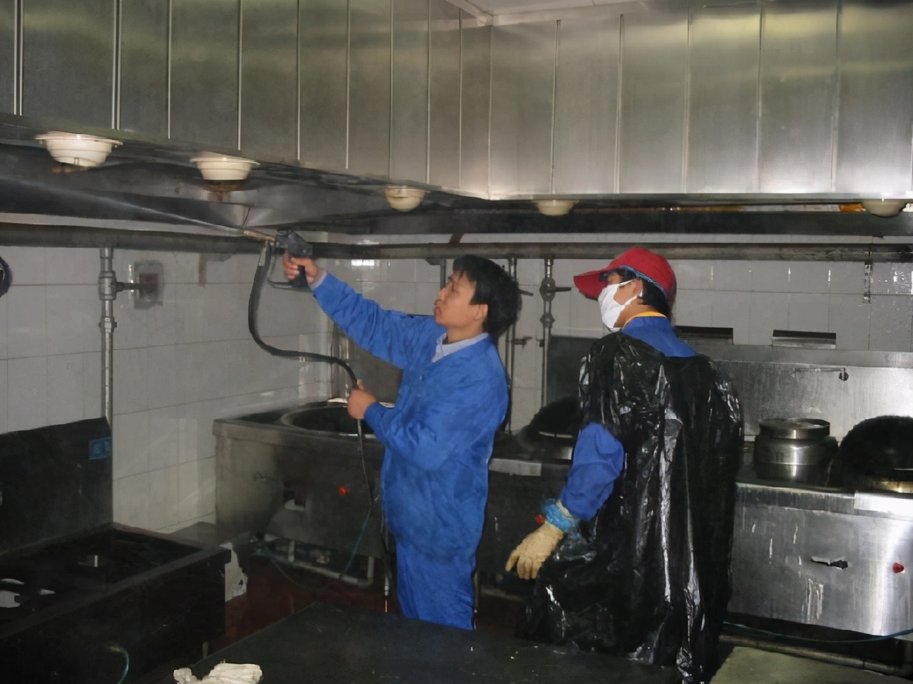 免费上门清洗油烟服务是真的假的 df284bce9bf64a2684d285060b46b3bf.jpeg