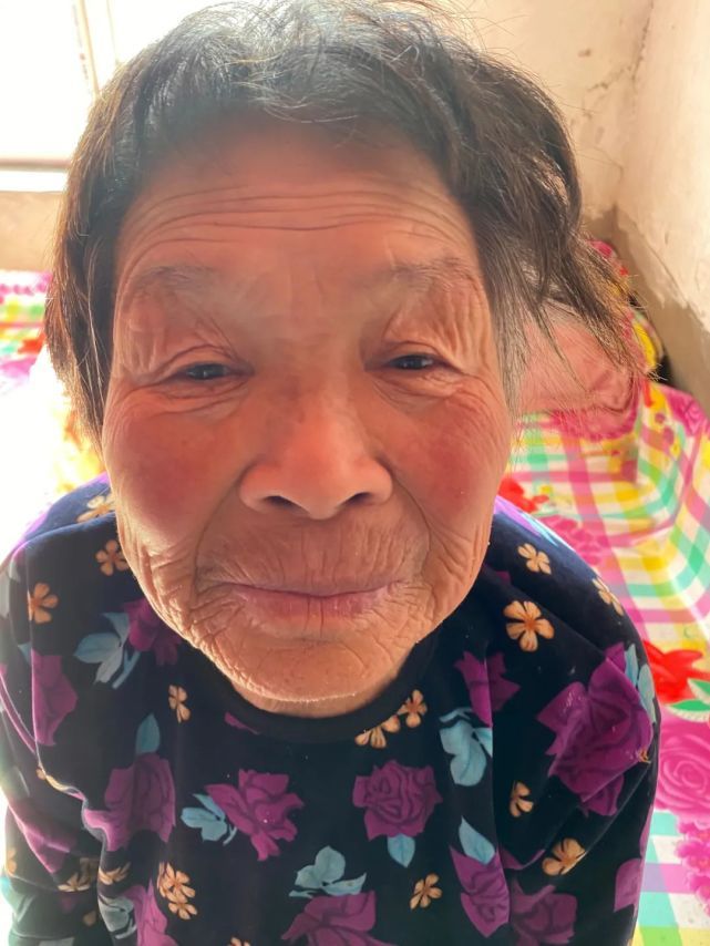 “傻”母亲拉扯智障儿子|清水慈善帮扶困难家庭