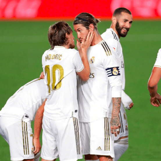 银河战舰皇马有多少个队长 811d0a95b77a496f973df434e5a7e886.png