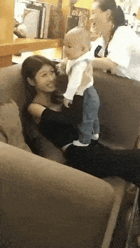 原创搞笑gif段子:鸡:还没熟呢,着什么急!