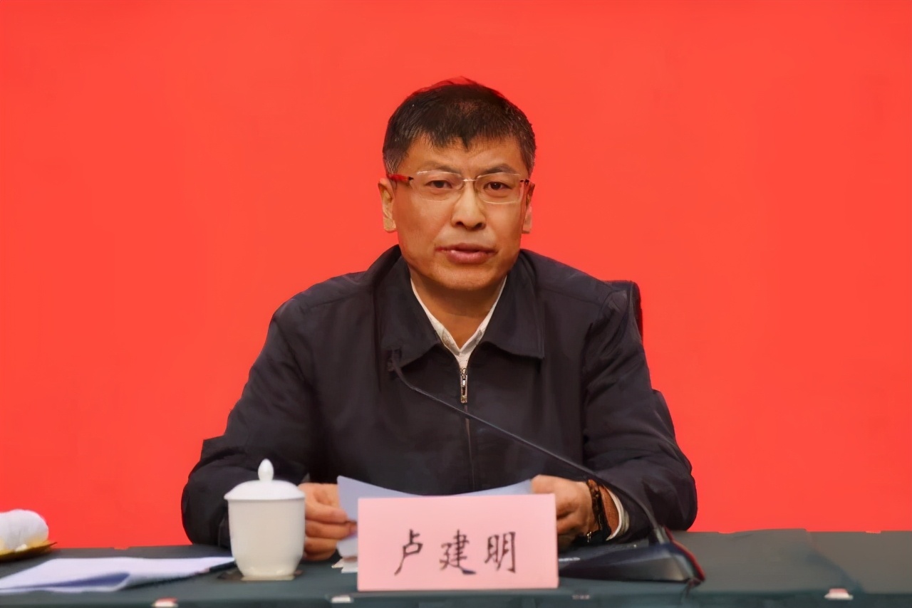 山西省人社厅举办全国扶贫职业技能大赛先进事迹报告会_卢建明