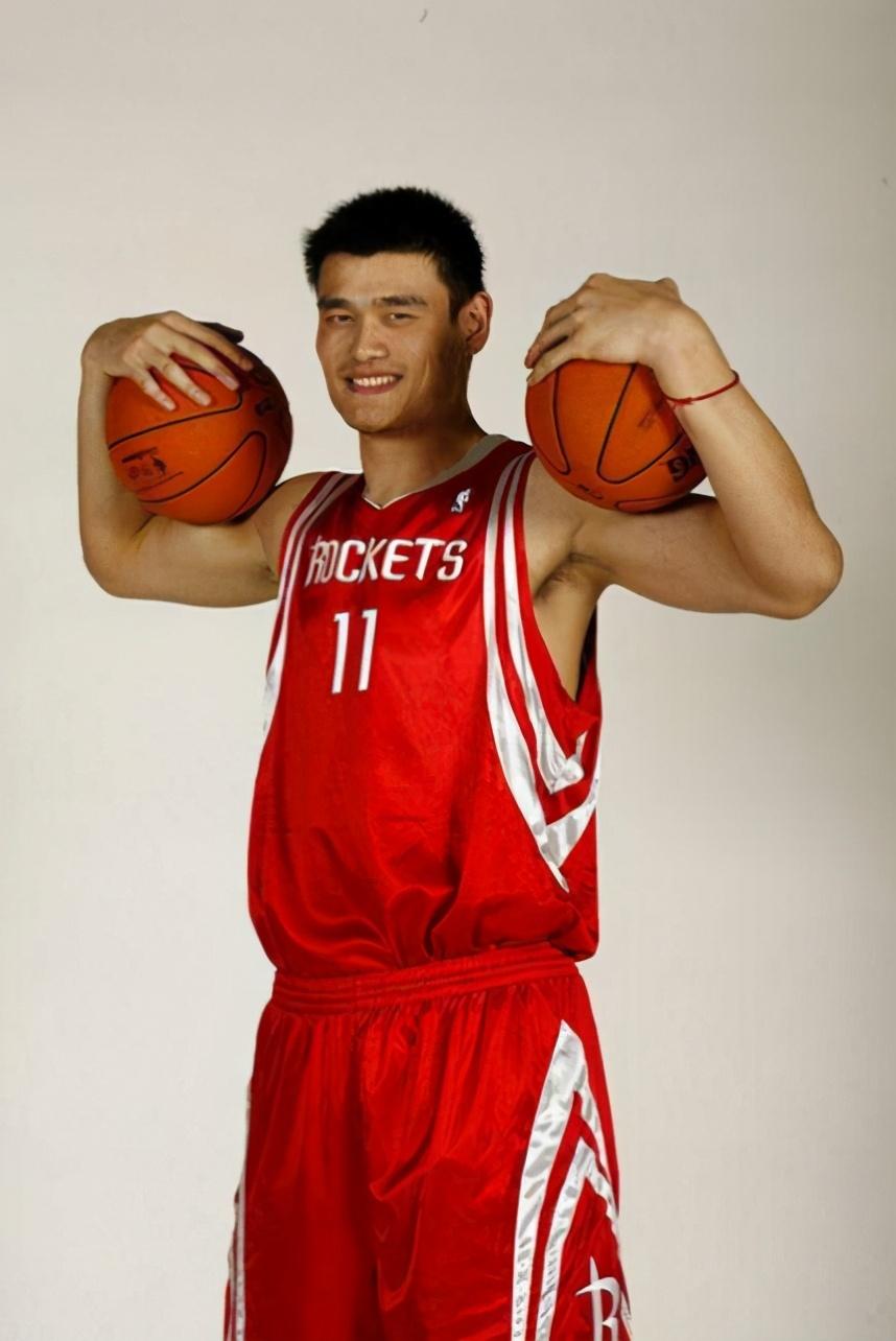 
NBA球星乌布雷 在肩膀纹了一个张译头像？真相很可笑也很暖！“hth官网入口”(图1)