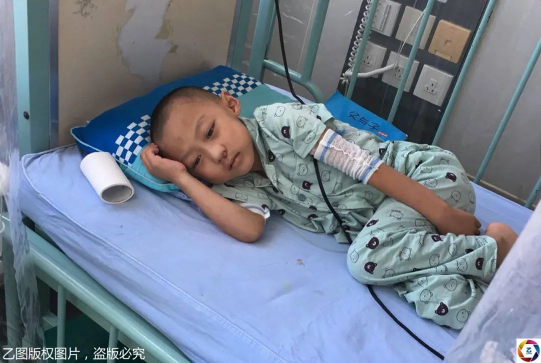 魏闻岐|医生对其母亲和外婆抽血化验,结果全家傻眼男孩总是莫名流鼻血