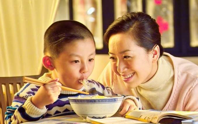 孩子|到底是为什么？孩子挑食大人也背锅？关于挑食