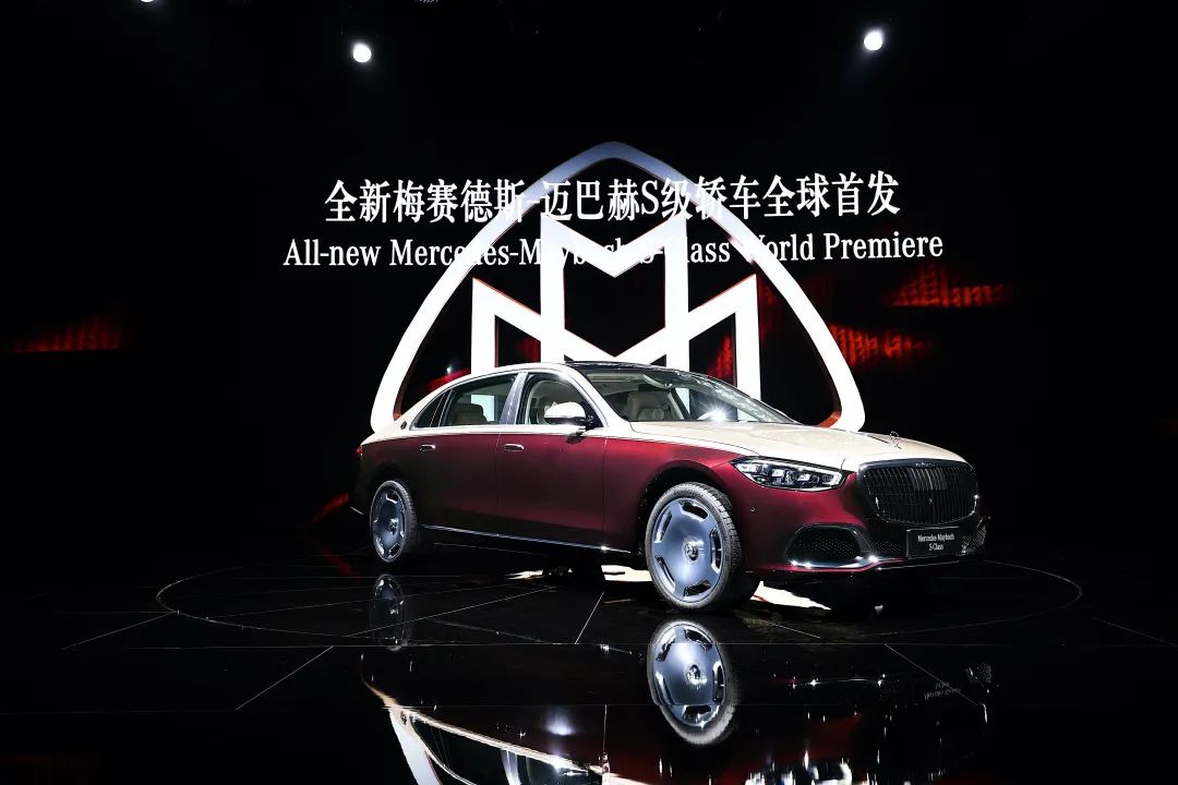 高级脸背影杀2021款奔驰迈巴赫GLS480 GLS600