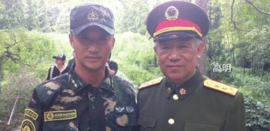 这俩艺人竟然是父子怪不得长得这么像网友真是没想到