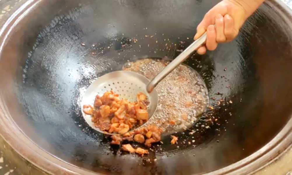 天冷了，兔肉再贵也要吃，兔肉比鸡鸭肉便宜，比牛羊肉滋补，太香了