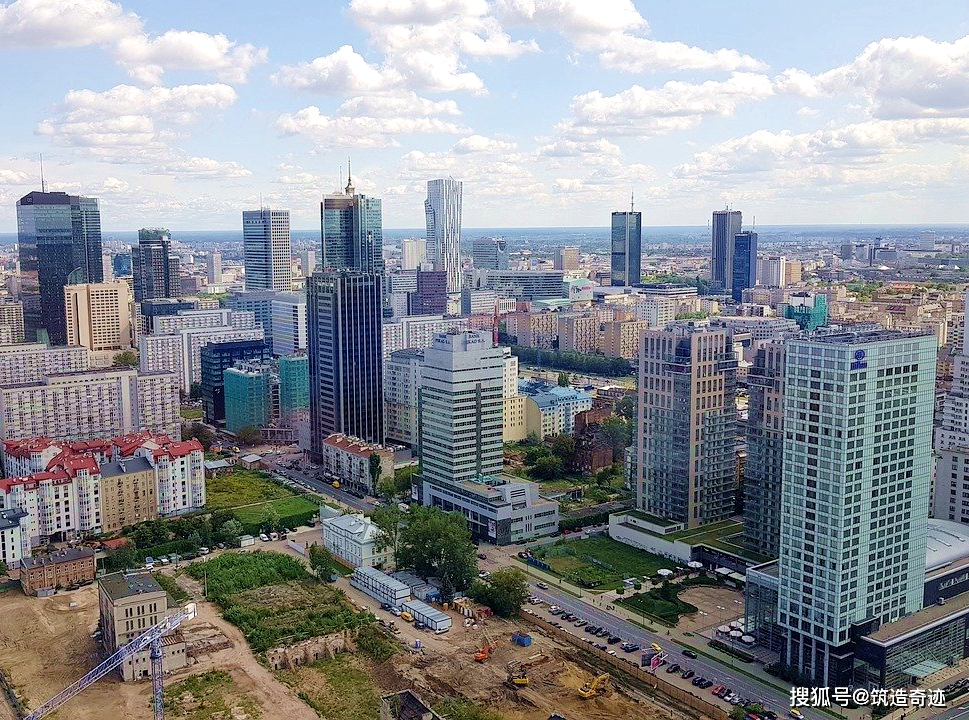 原创波兰首都华沙,欧洲难得一见的摩天型都市