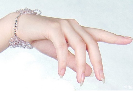 女人怎么保养手 2586c9110de2454f83612f11641a10bd.jpeg