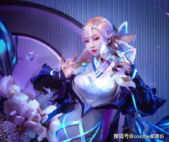 cos:貂蝉猫影幻舞,你永远猜不到面具后面的秘密_手机搜狐网