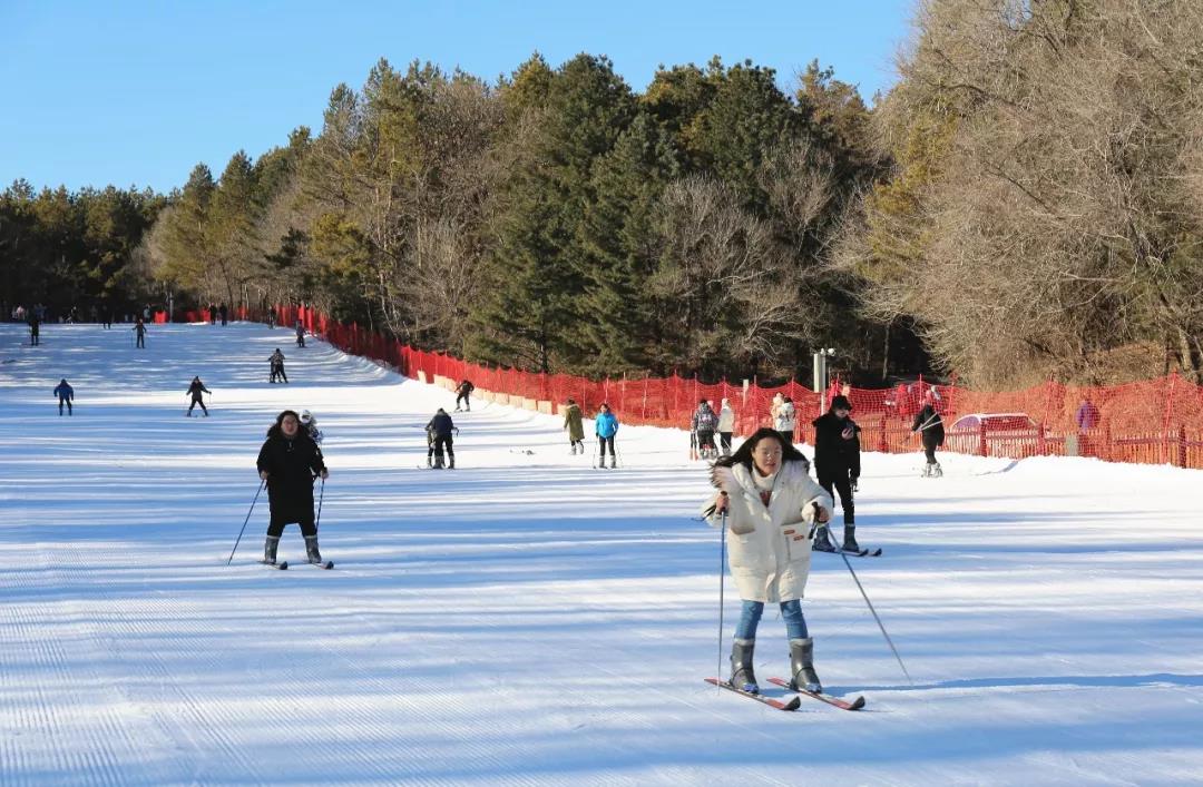 11月25日净月潭滑雪场开板_长春