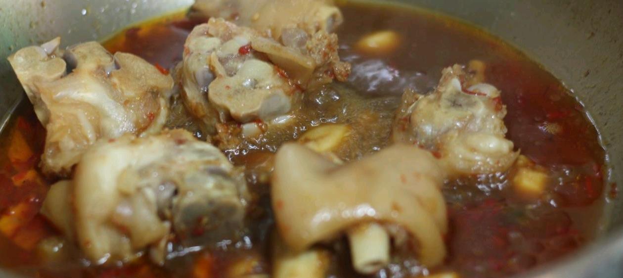 猪脚怎么焖才好吃一点 dc9866397afd4dd2b3f79d0c888bd5ee.jpeg